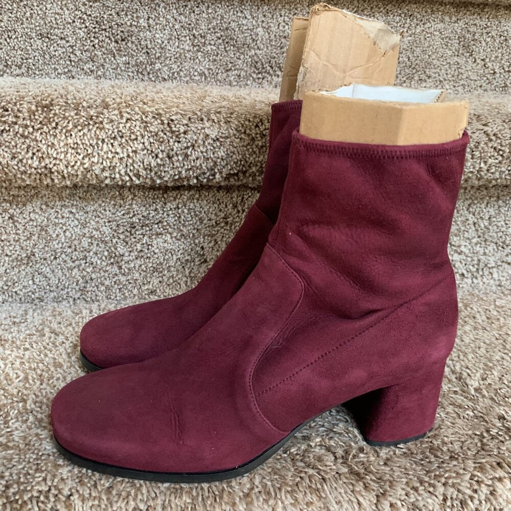 Prada Women's Burgundy Ankle Suede Boots. Size IT 39/ US 9. In very good conditi - Picture 2 of 14